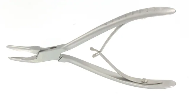 Bone rongeur Single Luer Fried model 14 cm 2 mm curved — REF 33305P