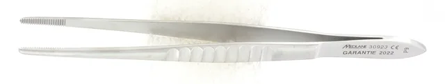 Dissecting forceps standard Norma 13 cm without teeth — REF 30923P