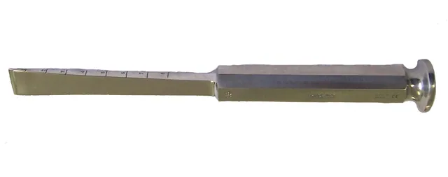 Osteotome/ bone Mac Even Graduated straight 15 X 200 mm — REF K984
