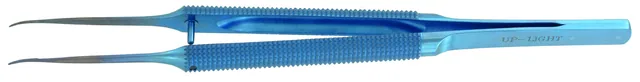 UP-LIGHT Pince TITANE CR 135X.5X.4MM Courbe A PLAT. — REF UL176
