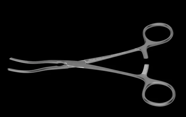 Vascular clamp coarctation Debakey spine Oon 18 cm — REF 10703P